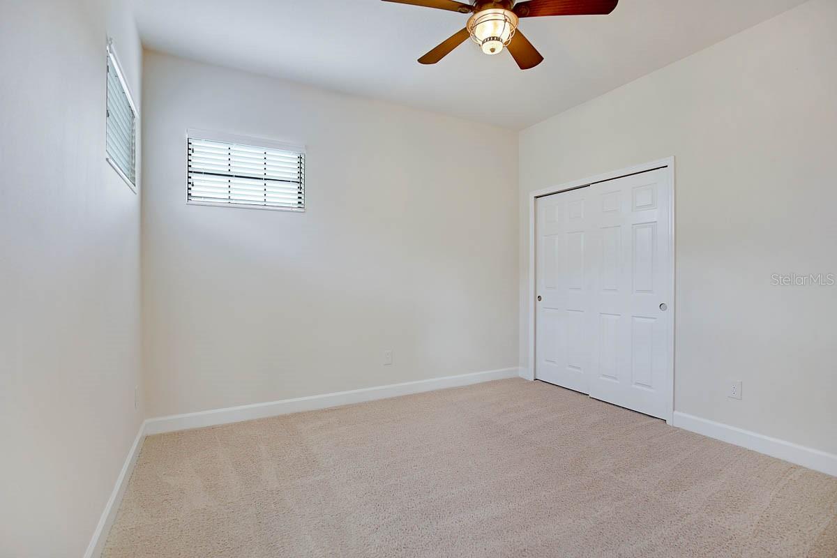 5810 VILLAGE CENTER DR, LITHIA, FL, 33547