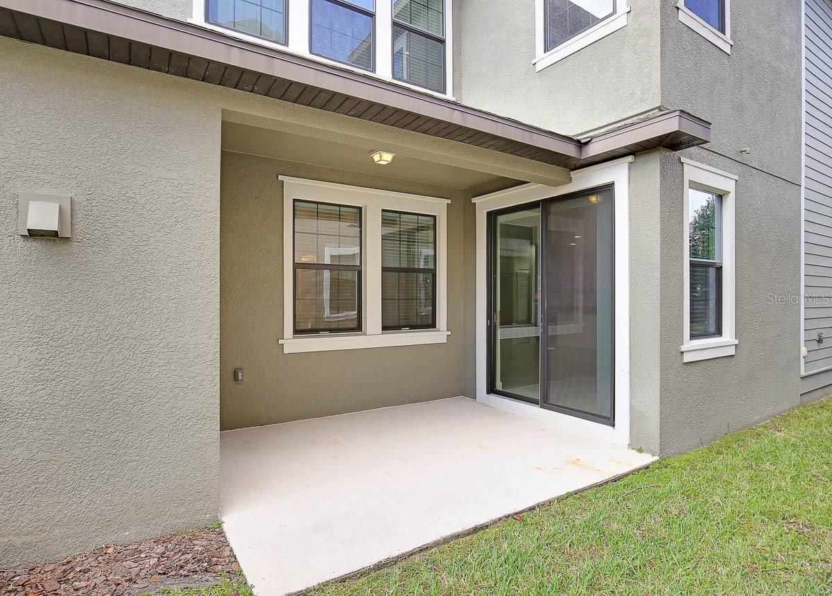 5810 VILLAGE CENTER DR, LITHIA, FL, 33547