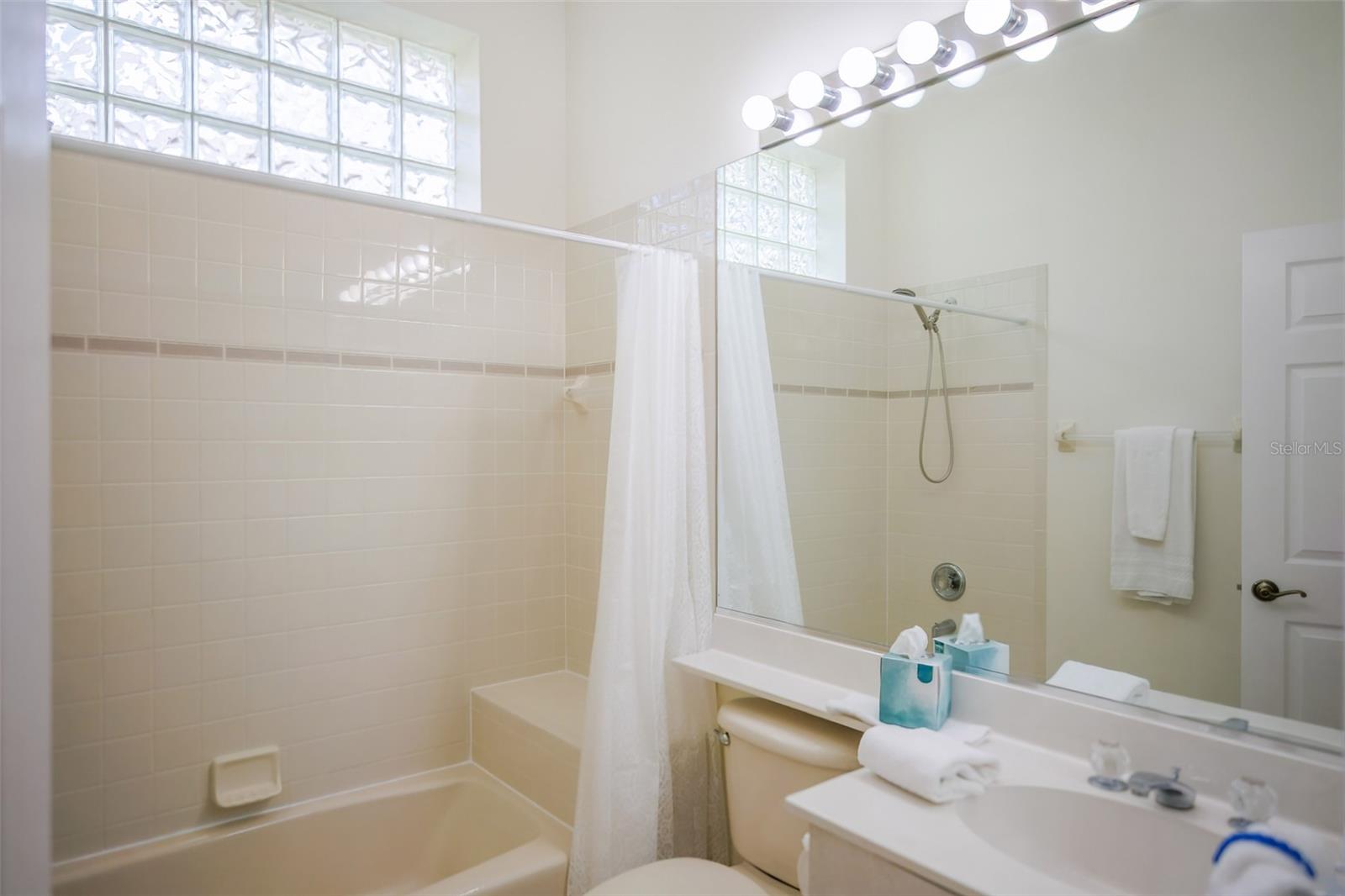 8628 54TH AVENUE CIR E, BRADENTON, FL, 34211