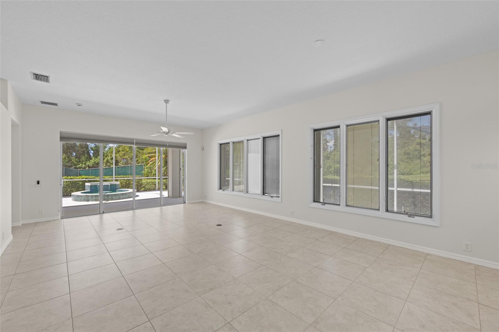 8628 54TH AVENUE CIR E, BRADENTON, FL, 34211