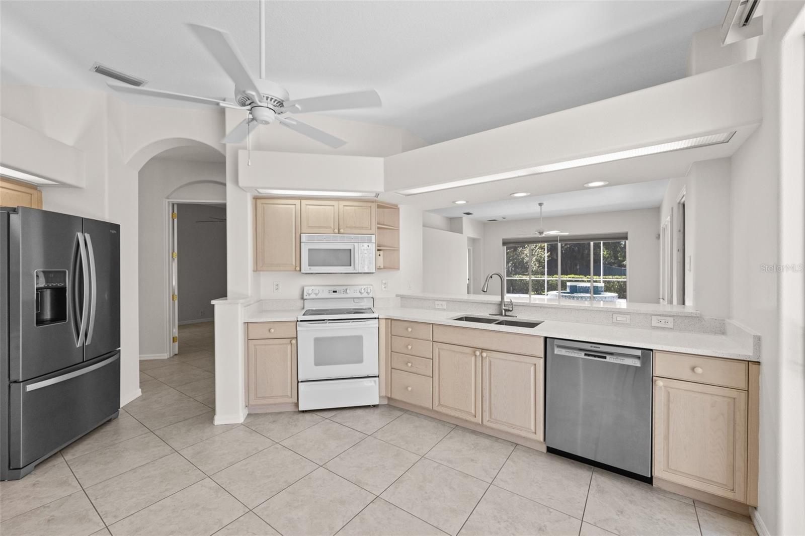 8628 54TH AVENUE CIR E, BRADENTON, FL, 34211