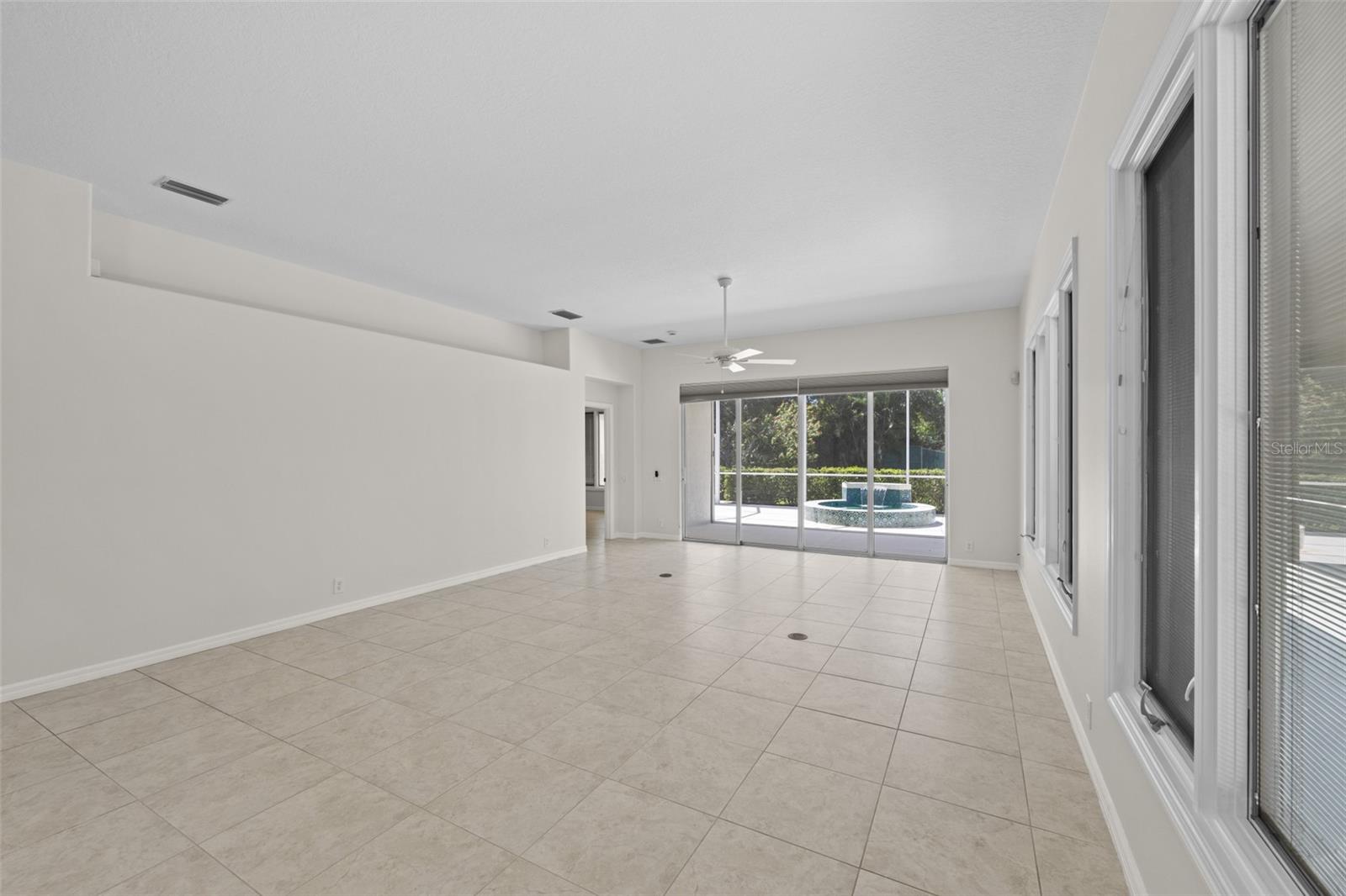 8628 54TH AVENUE CIR E, BRADENTON, FL, 34211