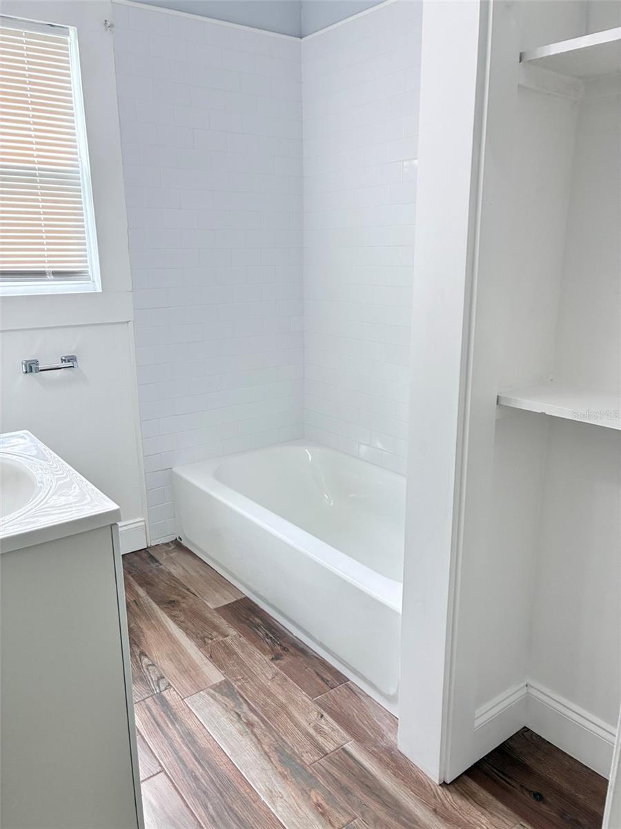 1650 CRESTWOOD DR, ORLANDO, FL, 32804