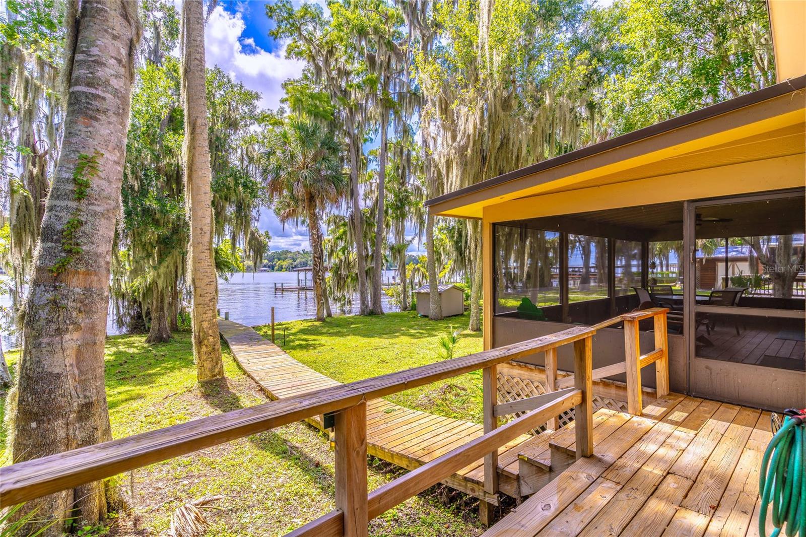 121 N LAKE GEORGE DR, GEORGETOWN, FL, 32139