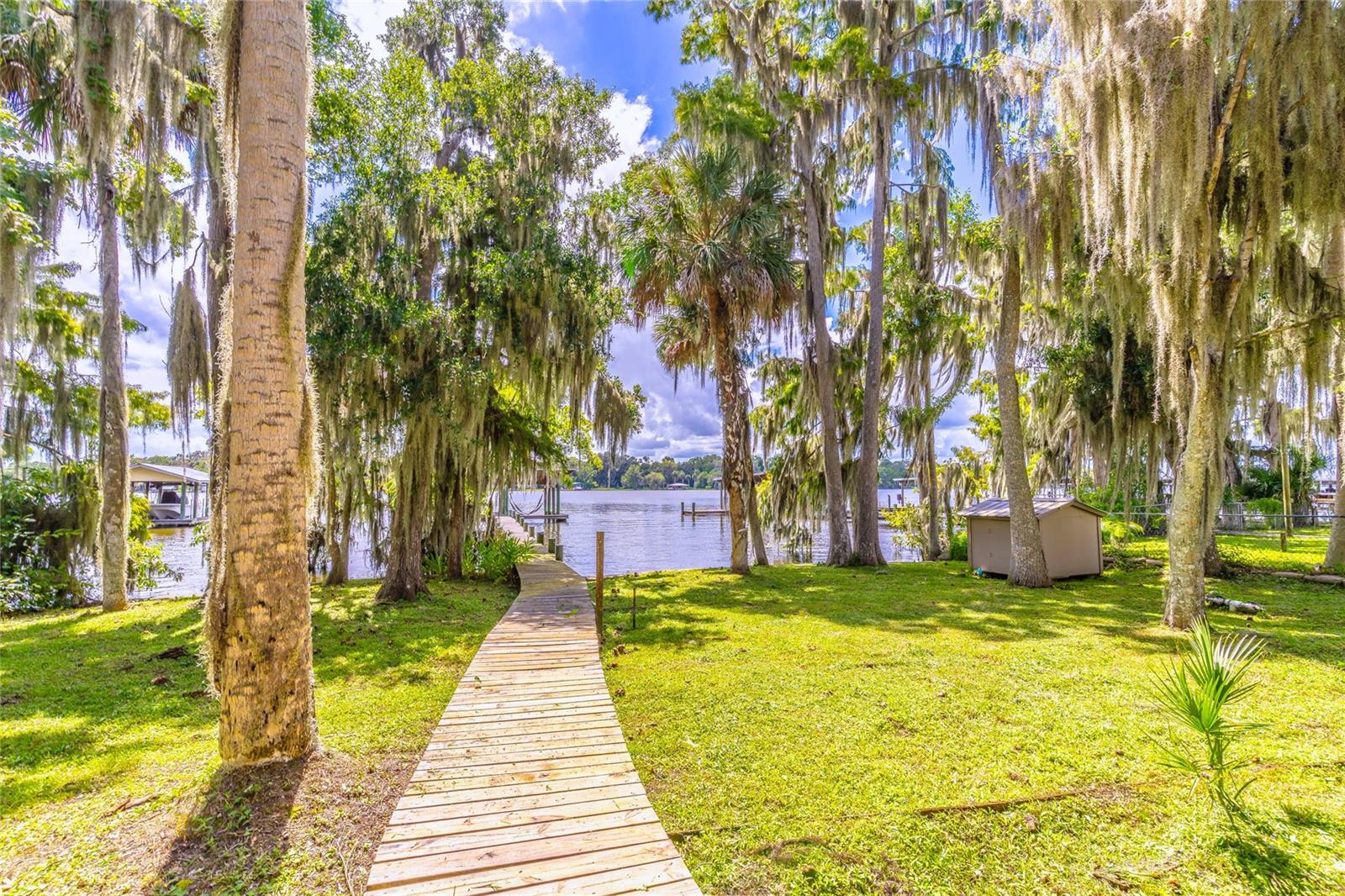 121 N LAKE GEORGE DR, GEORGETOWN, FL, 32139