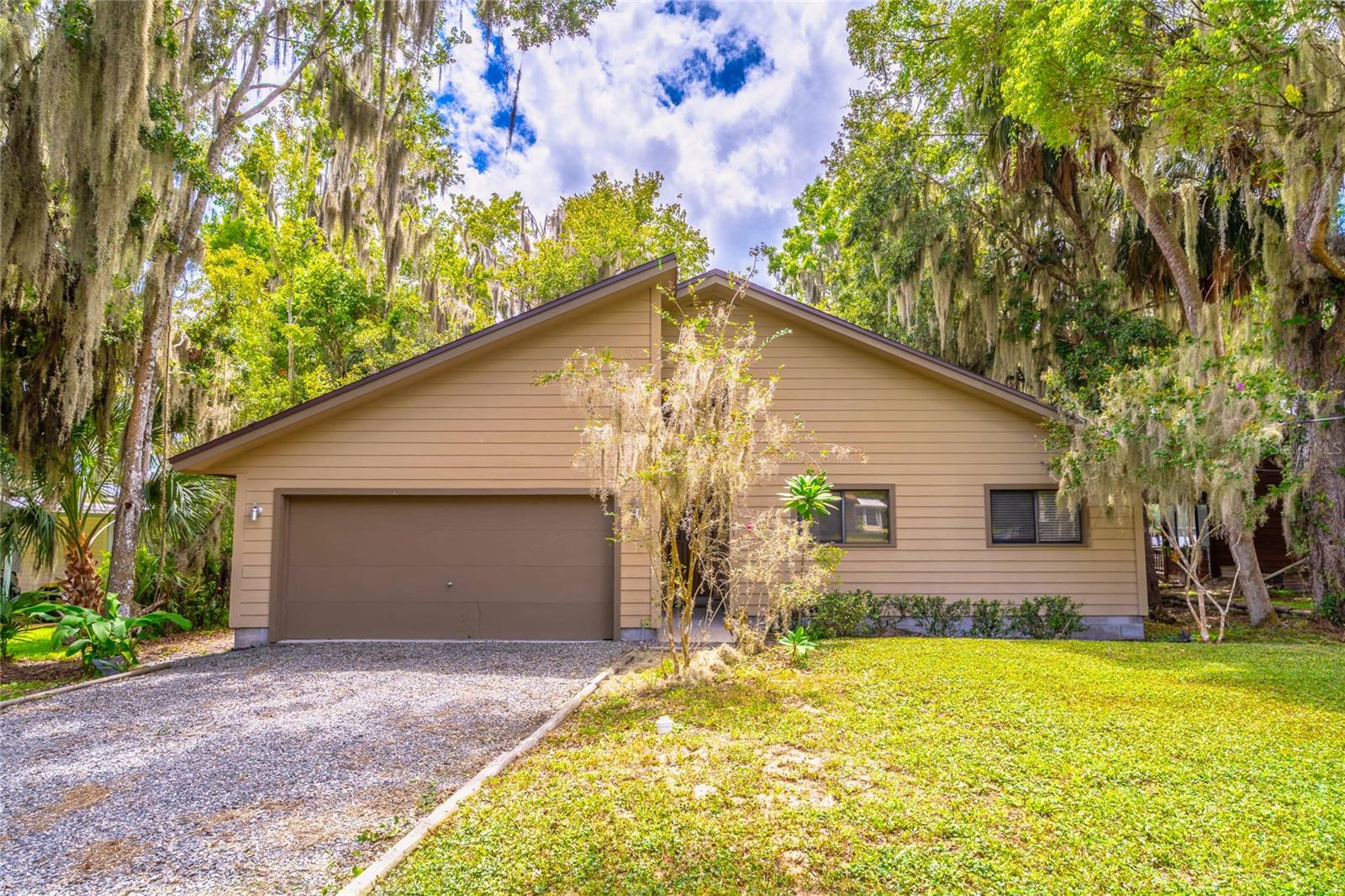 121 N LAKE GEORGE DR, GEORGETOWN, FL, 32139