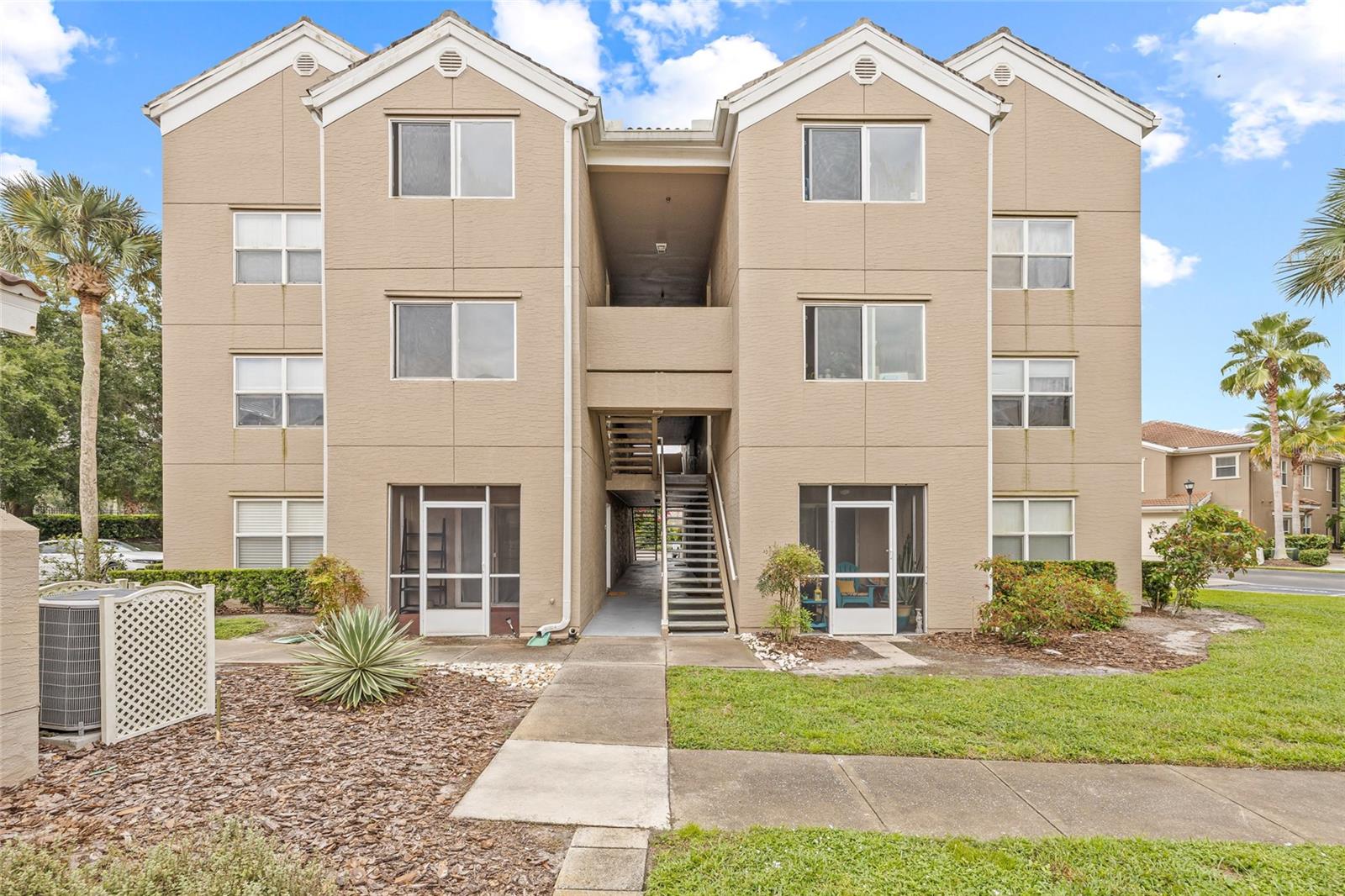 15215 AMBERLY DR #1002, TAMPA, FL, 33647