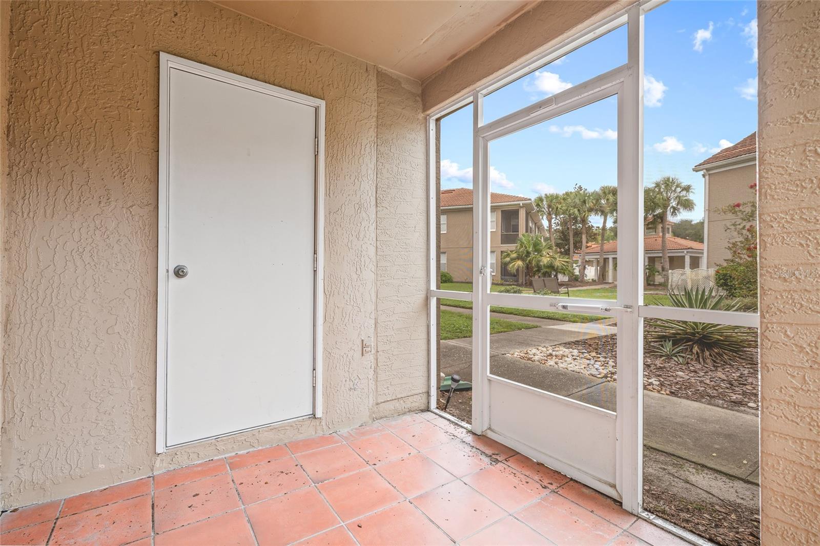 15215 AMBERLY DR #1002, TAMPA, FL, 33647