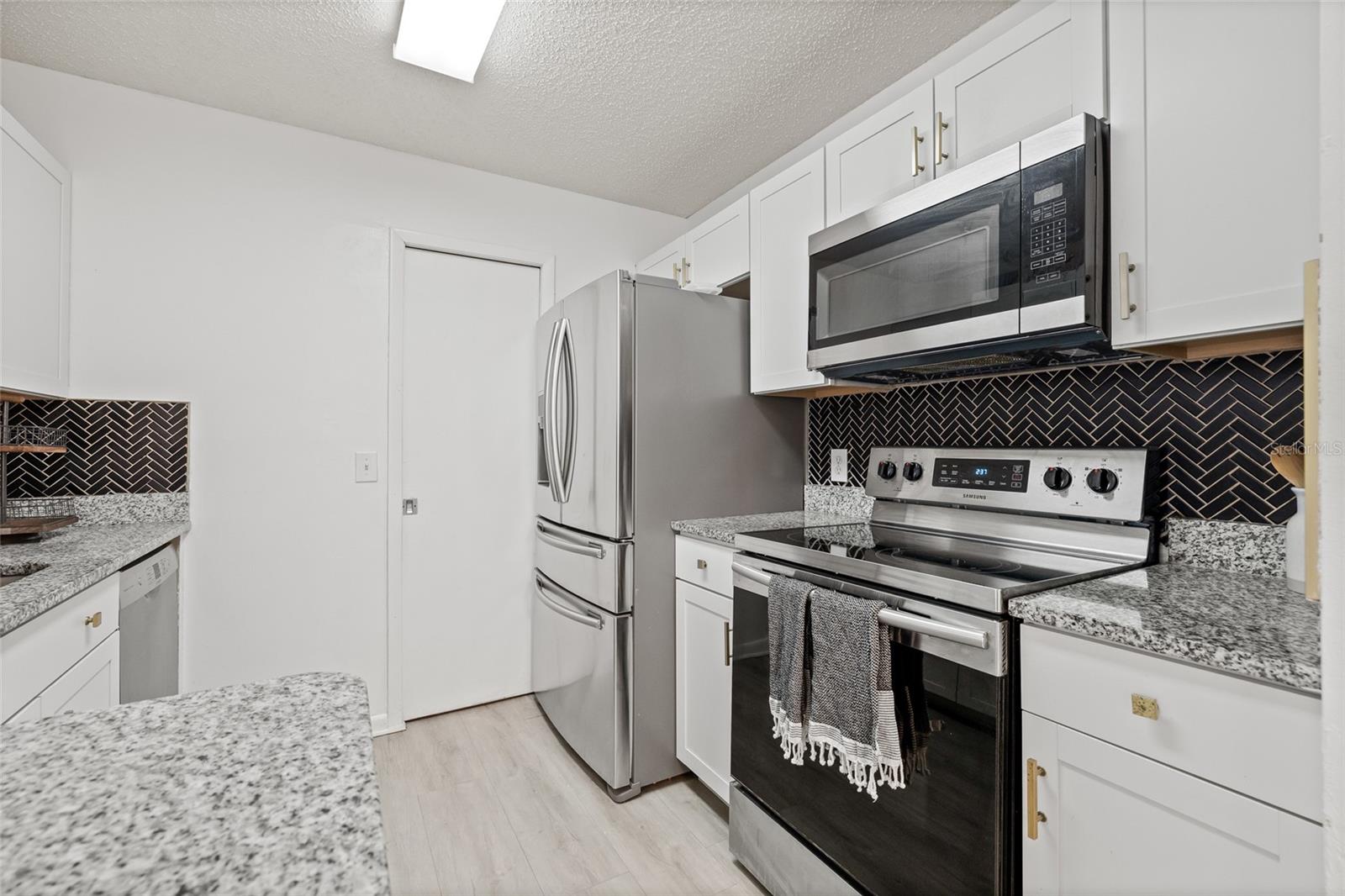 15215 AMBERLY DR #1002, TAMPA, FL, 33647