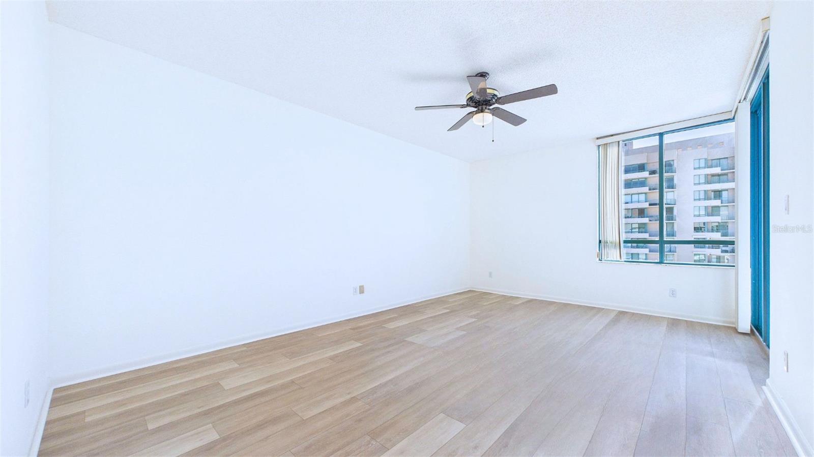 TB8424790 Property Photo