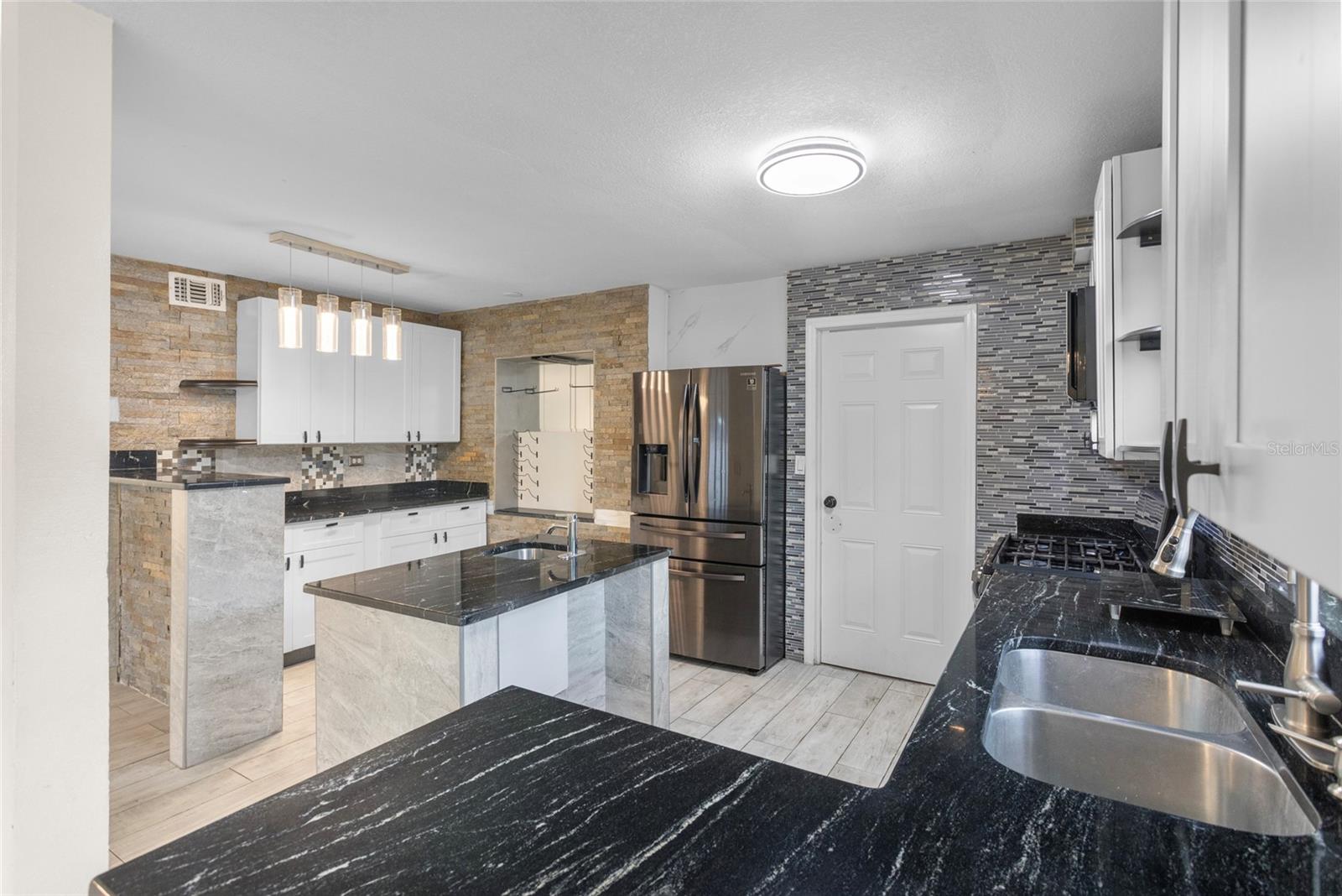 819 ROYAL OAK DR, ORLANDO, FL, 32809