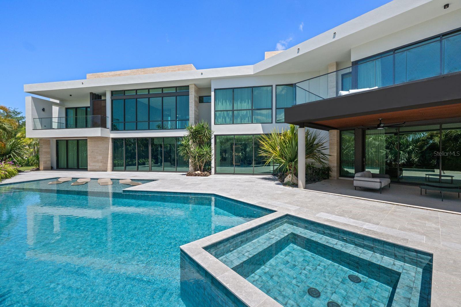 PR9115907 Property Photo