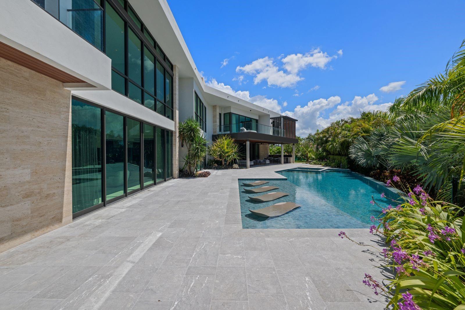 PR9115907 Property Photo