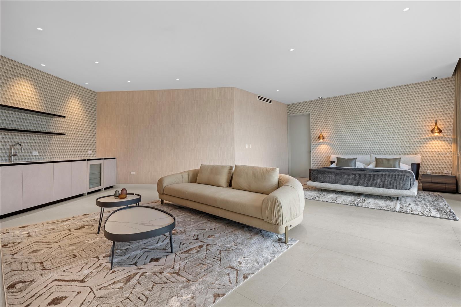 PR9115907 Property Photo