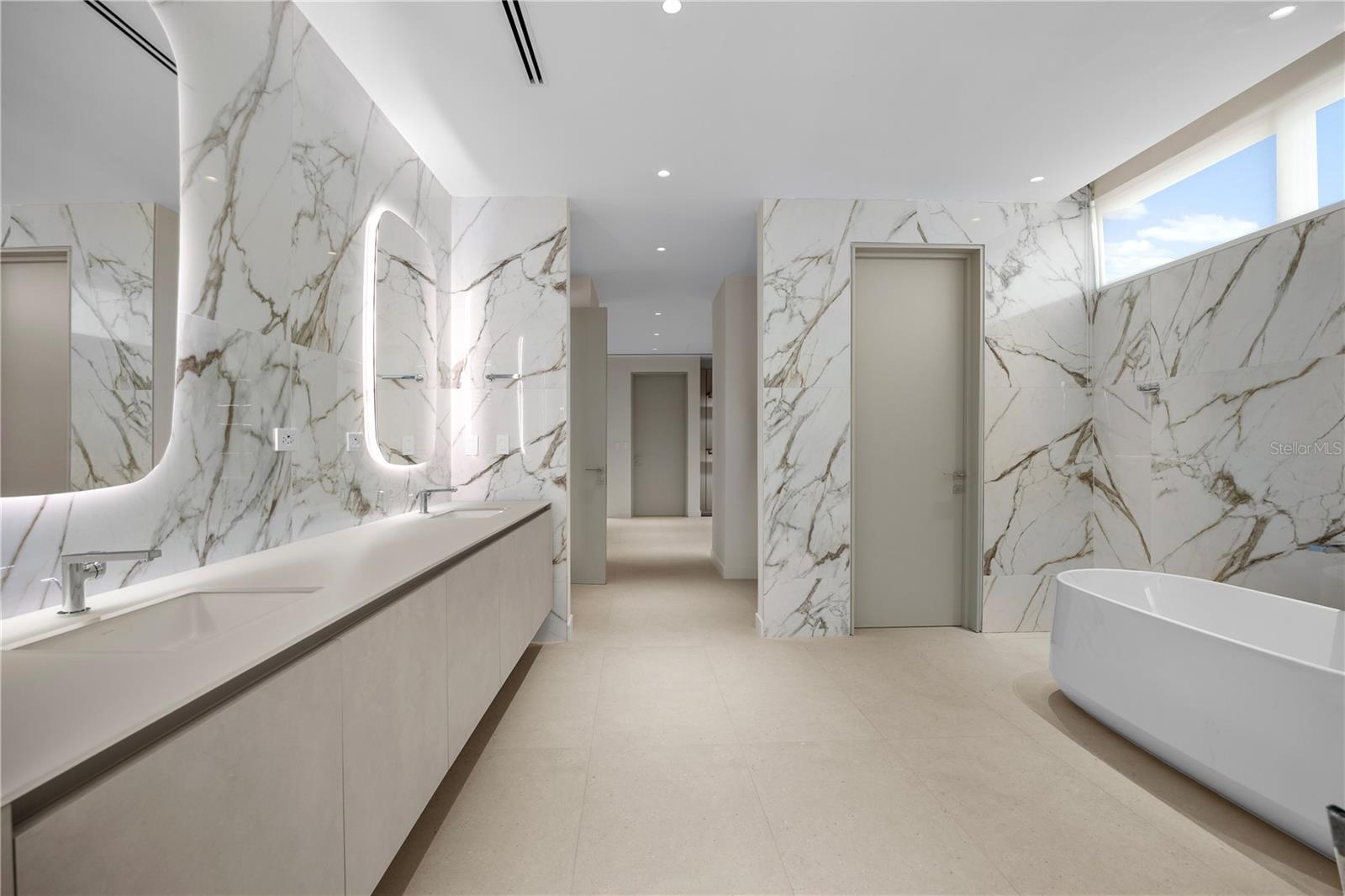 PR9115907 Property Photo