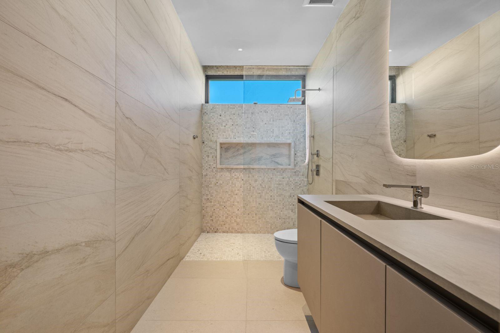 PR9115907 Property Photo