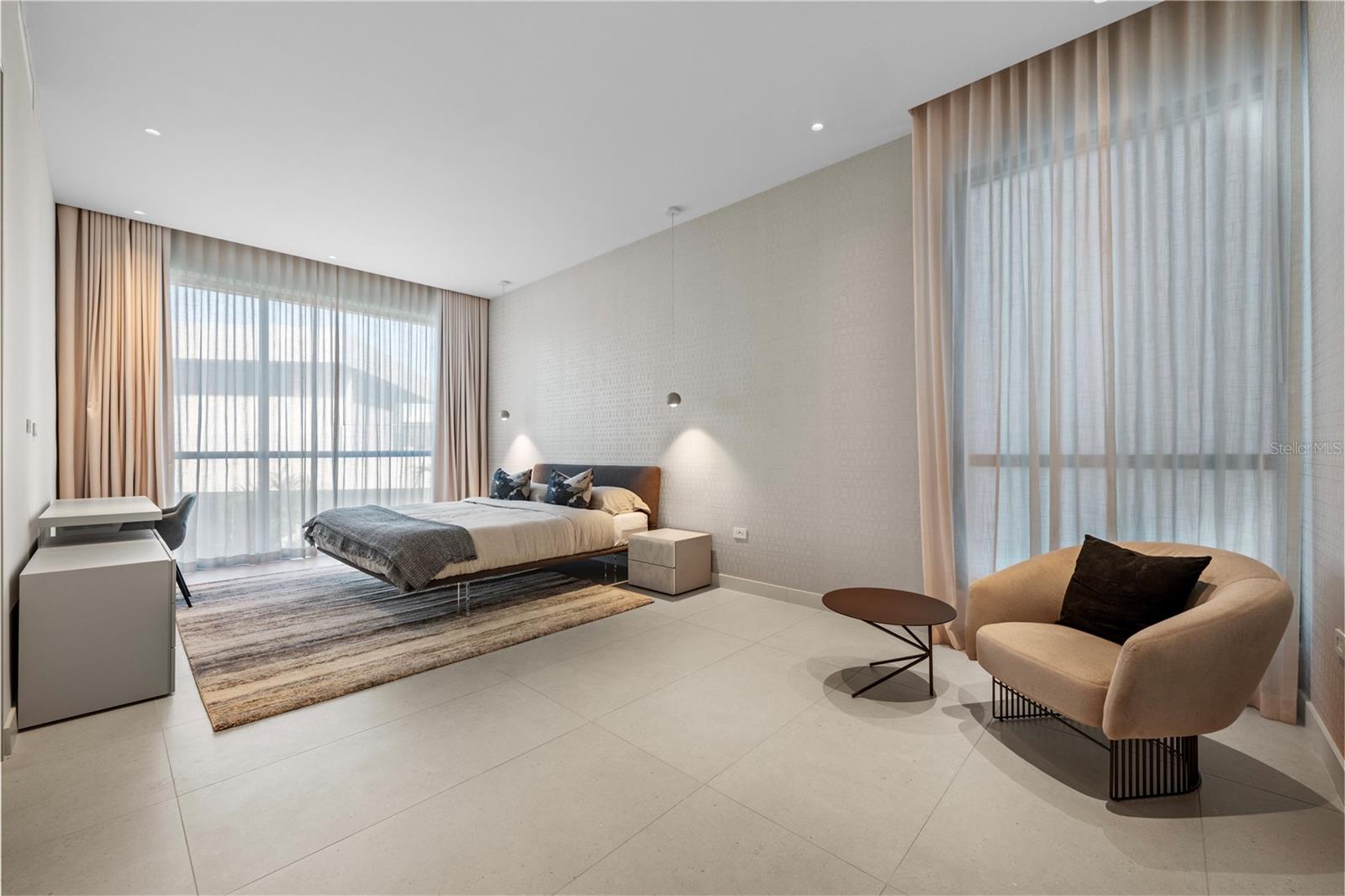 PR9115907 Property Photo