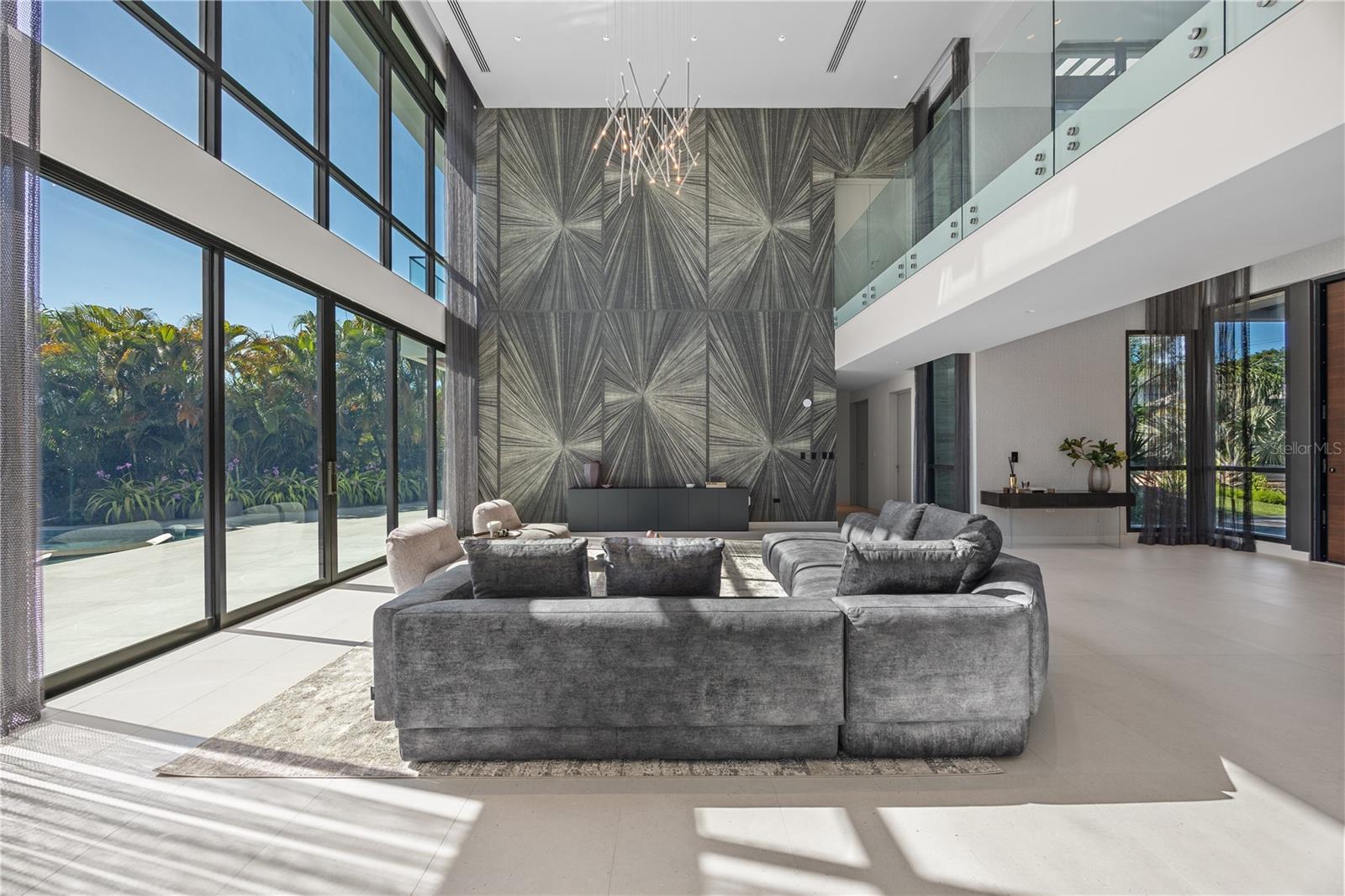 PR9115907 Property Photo