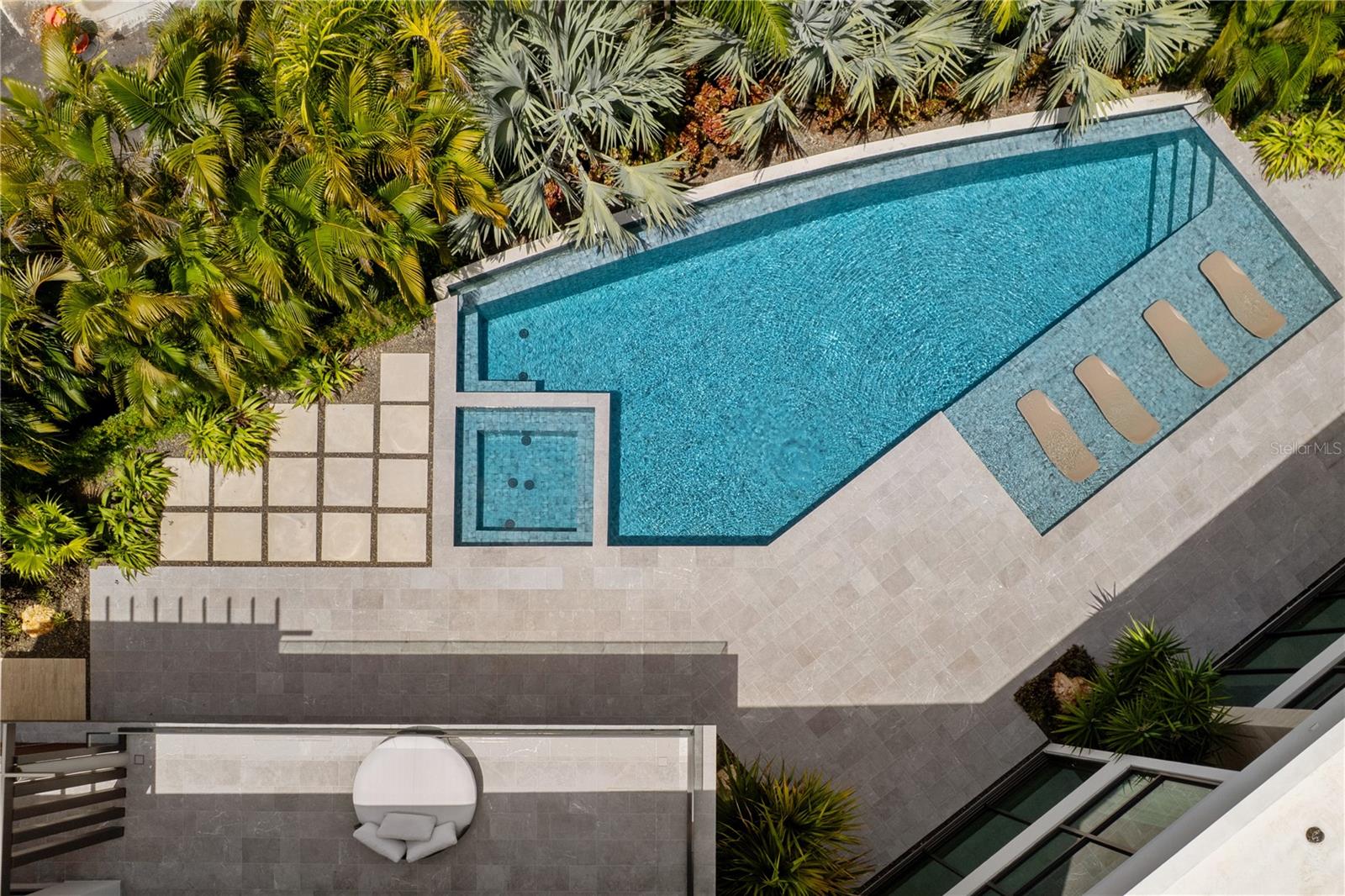 PR9115907 Property Photo