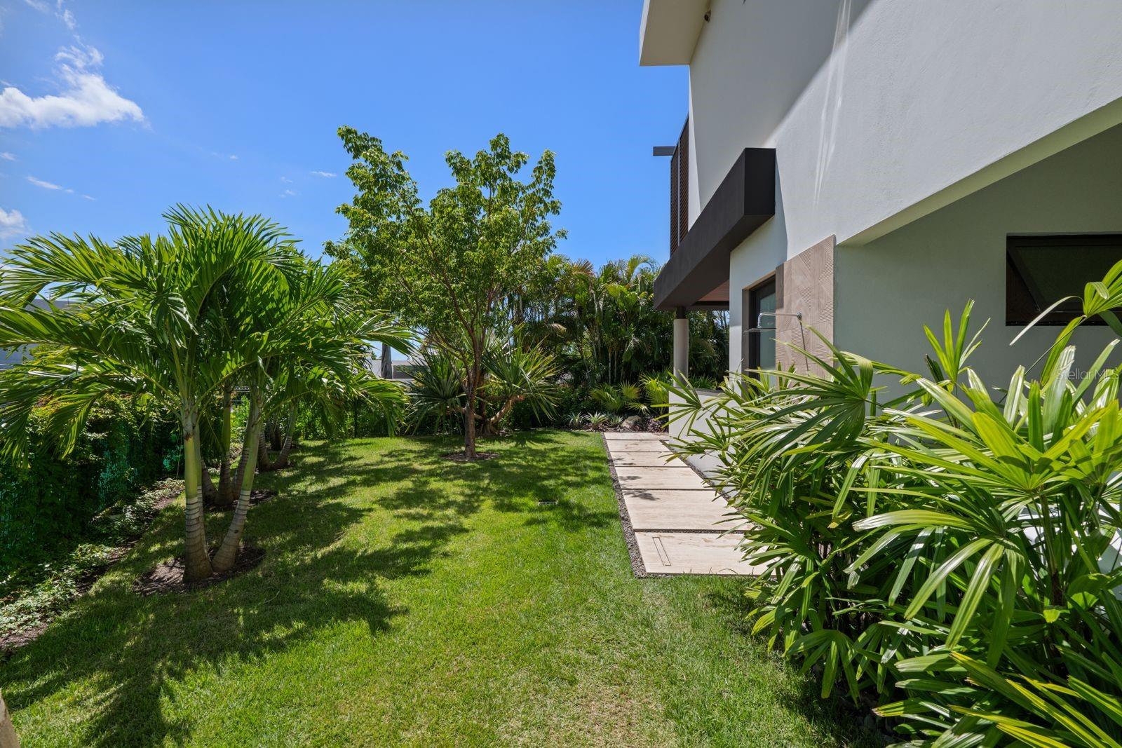 PR9115907 Property Photo