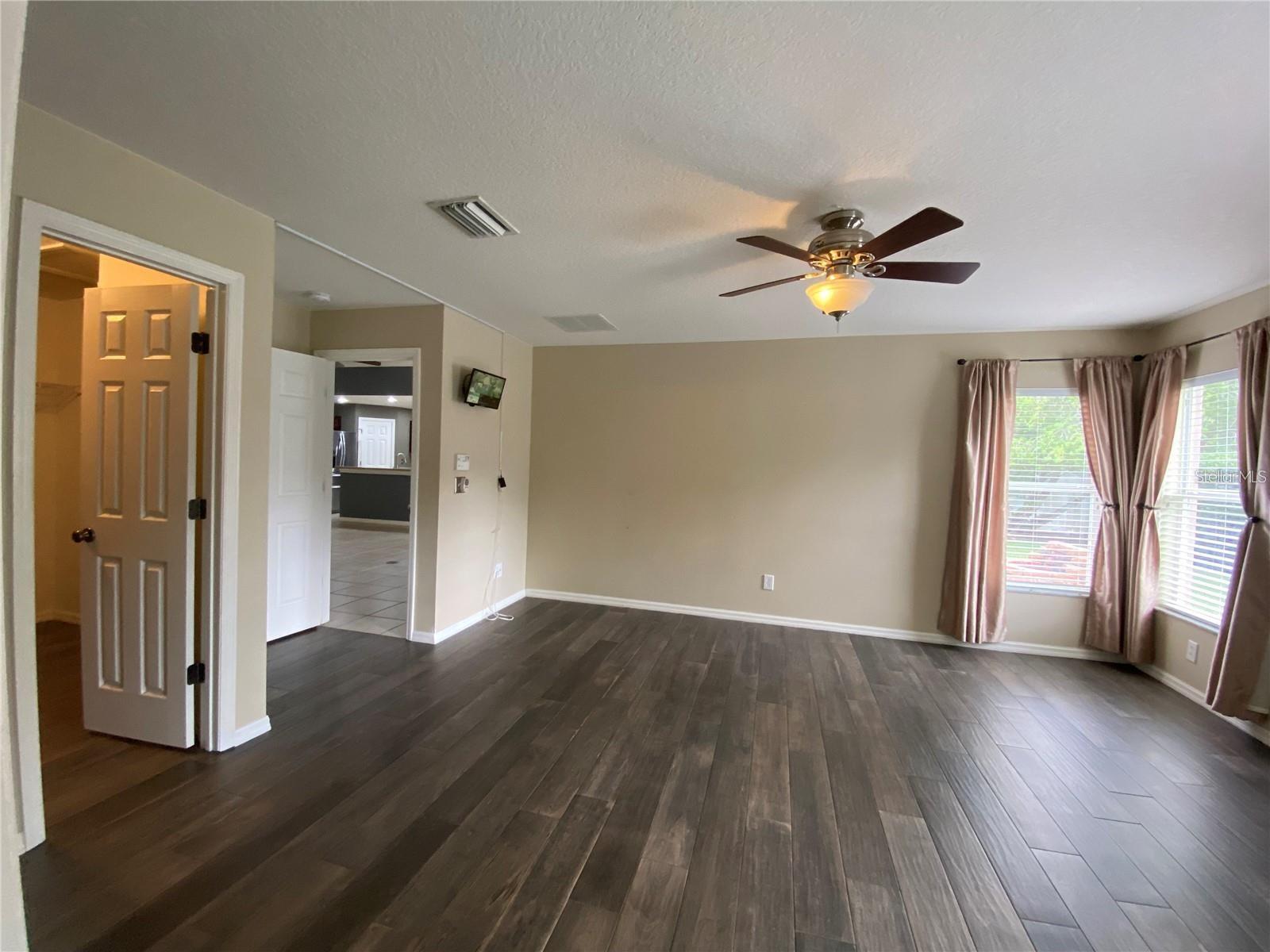 6105 42ND STREET CIR E, BRADENTON, FL, 34203