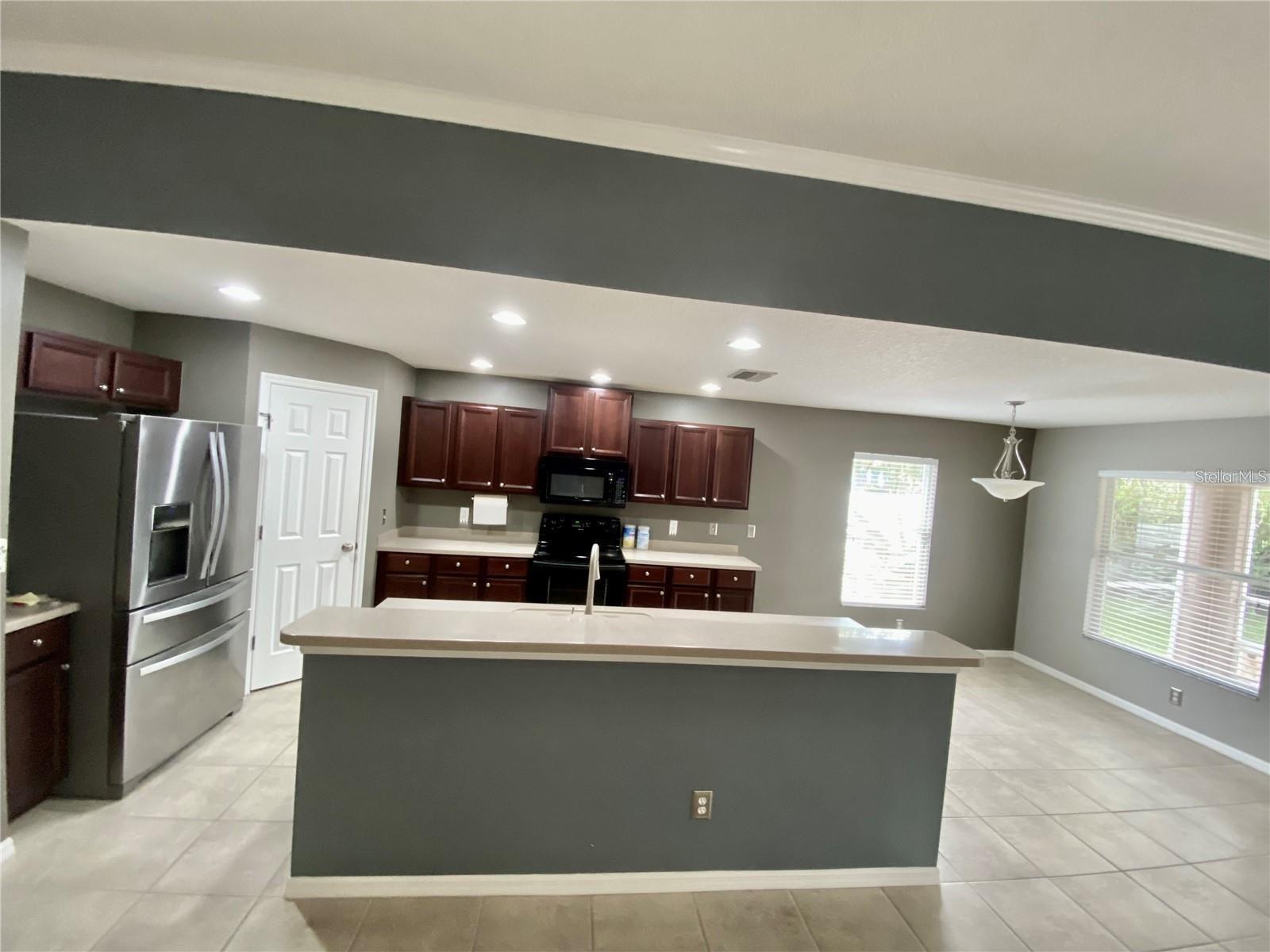 6105 42ND STREET CIR E, BRADENTON, FL, 34203