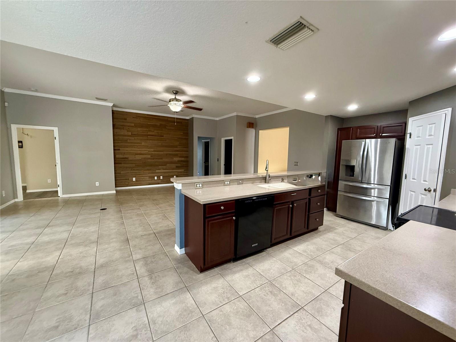 6105 42ND STREET CIR E, BRADENTON, FL, 34203