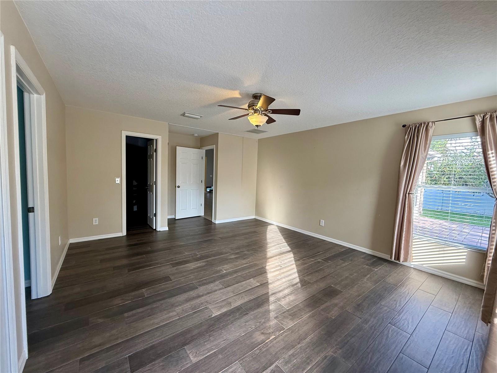 6105 42ND STREET CIR E, BRADENTON, FL, 34203