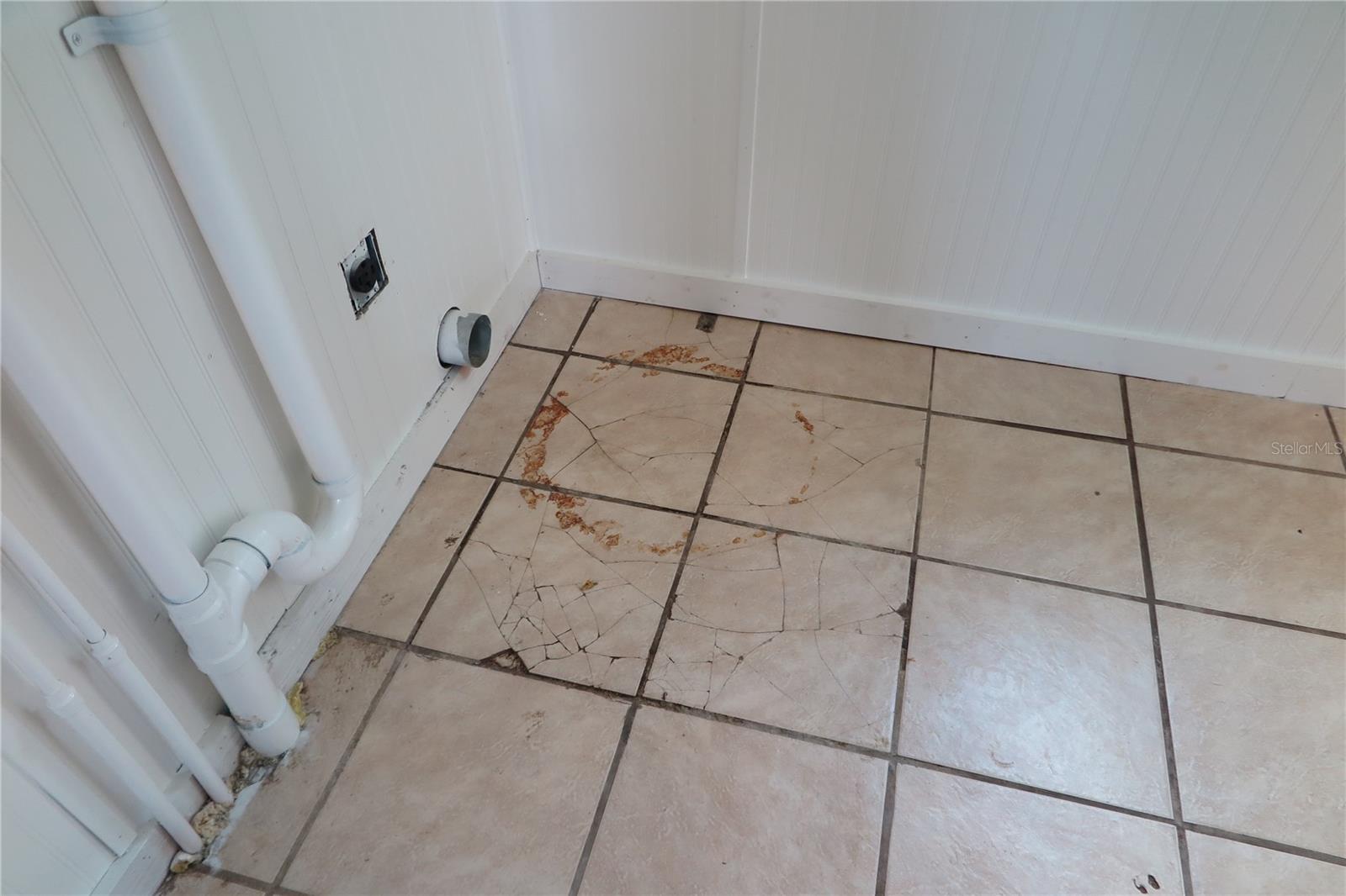 105 SE 1ST AVE, LAKE BUTLER, FL, 32054