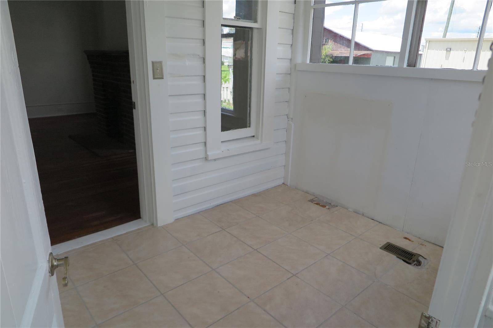 105 SE 1ST AVE, LAKE BUTLER, FL, 32054