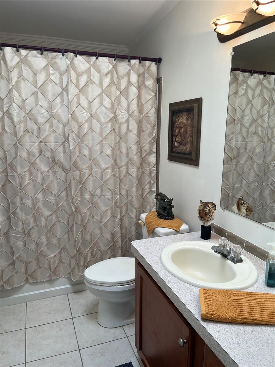 5525 WILKINS RD, TAMPA, FL, 33610