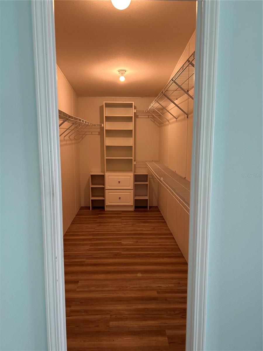 5525 WILKINS RD, TAMPA, FL, 33610