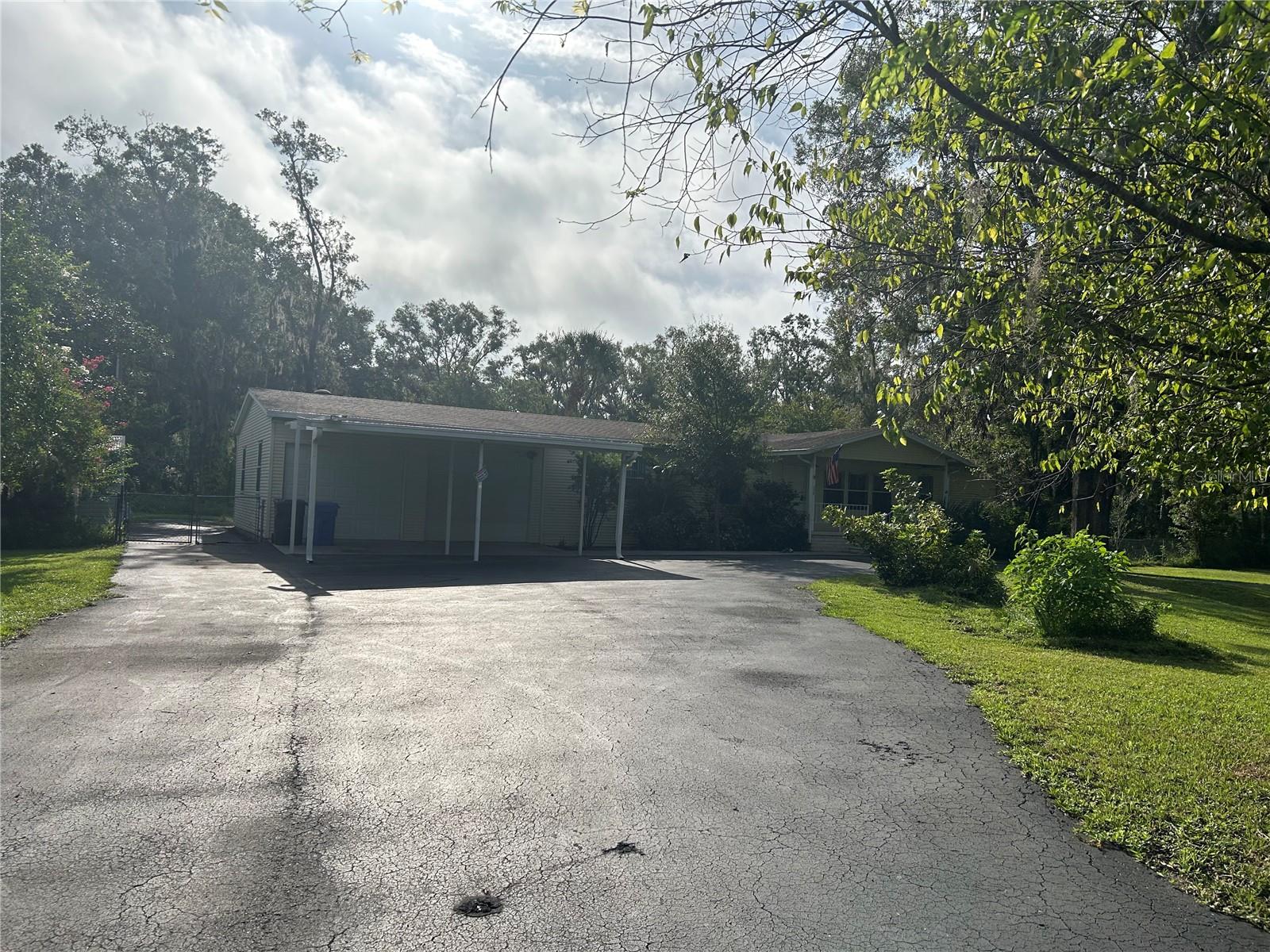 5525 WILKINS RD, TAMPA, FL, 33610