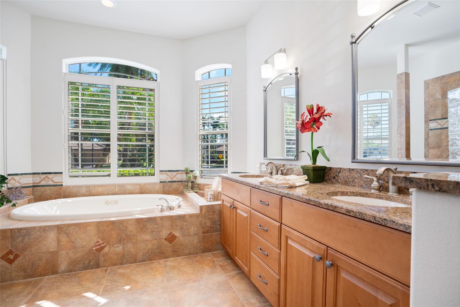 A4664231 Property Photo