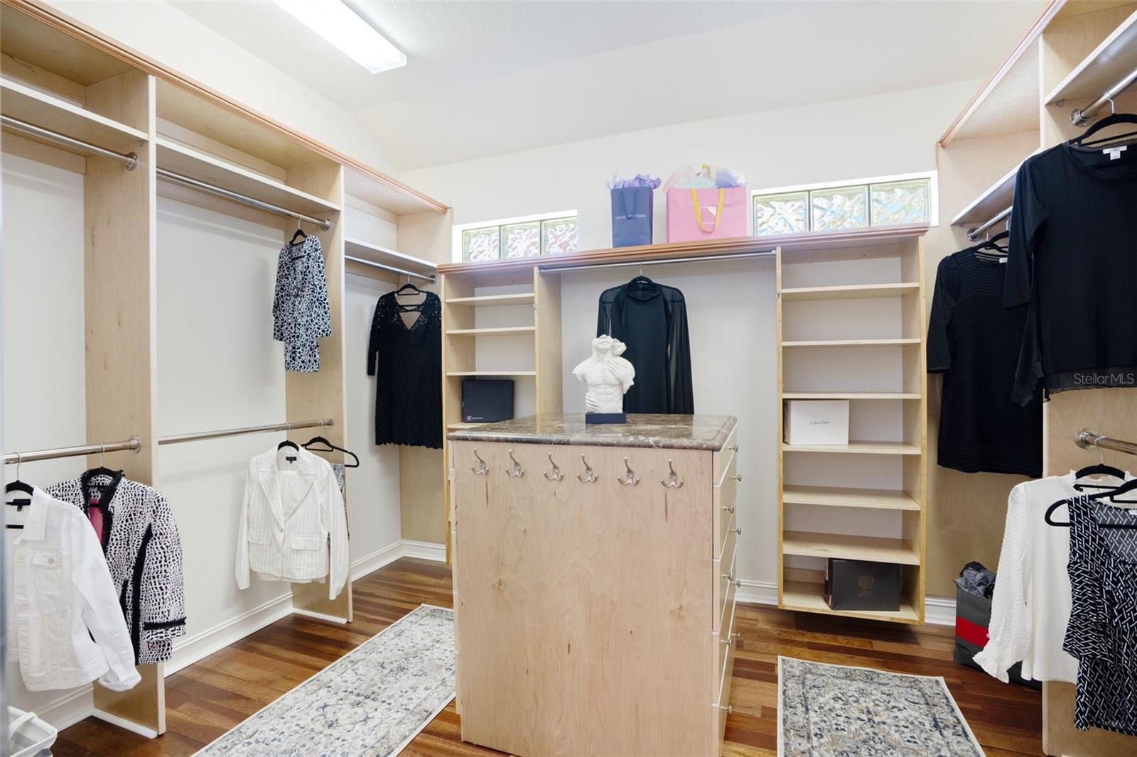 A4664231 Property Photo
