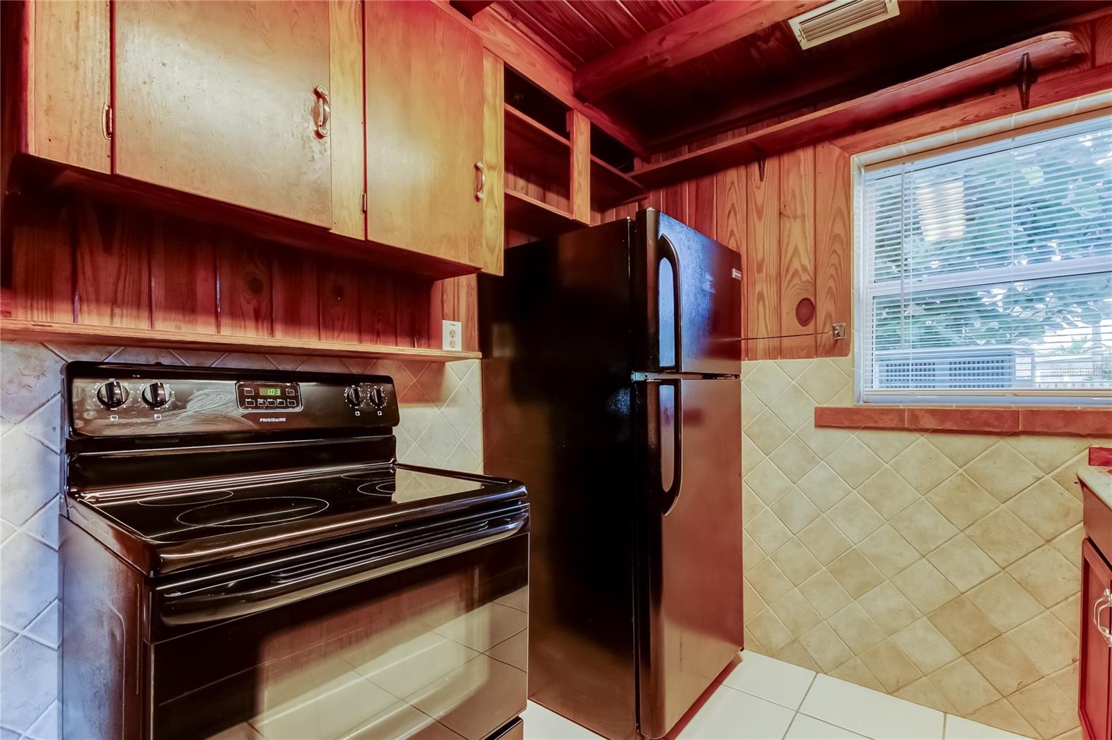 14056 MARGUERITE DR, MADEIRA BEACH, FL, 33708