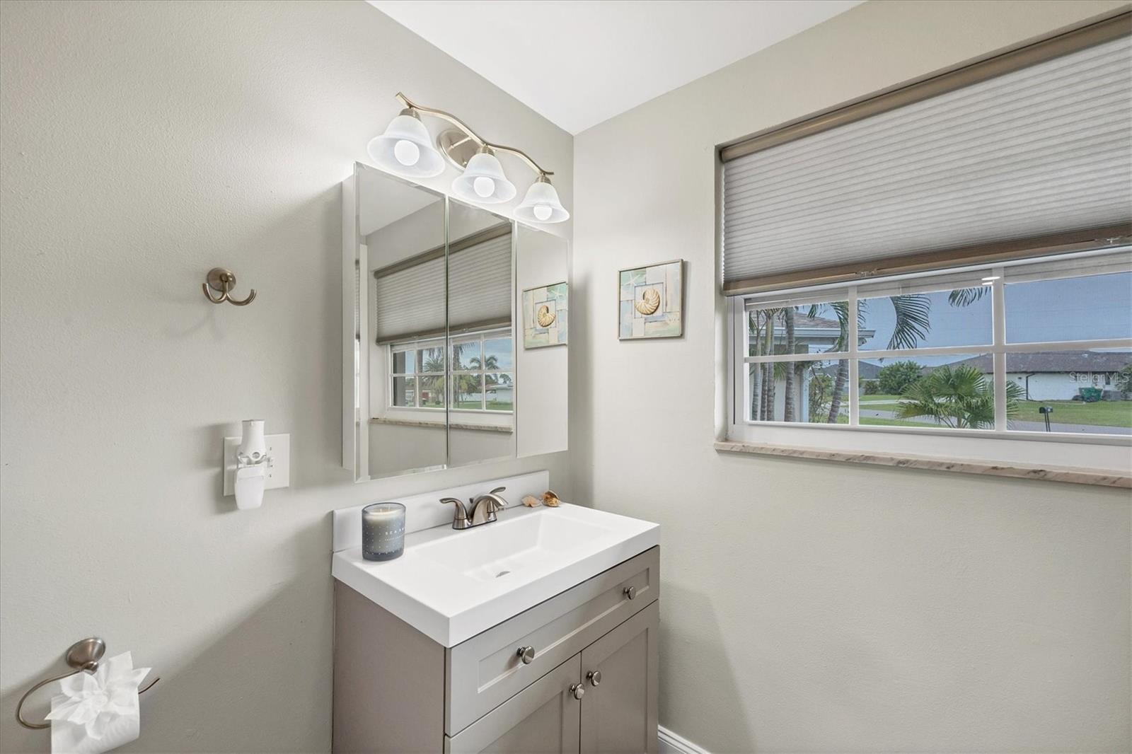 171 N WATERWAY DR NW, PORT CHARLOTTE, FL, 33952