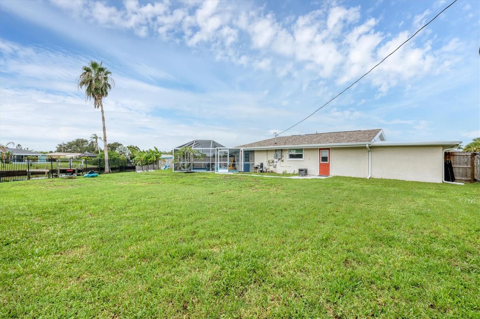 171 N WATERWAY DR NW, PORT CHARLOTTE, FL, 33952