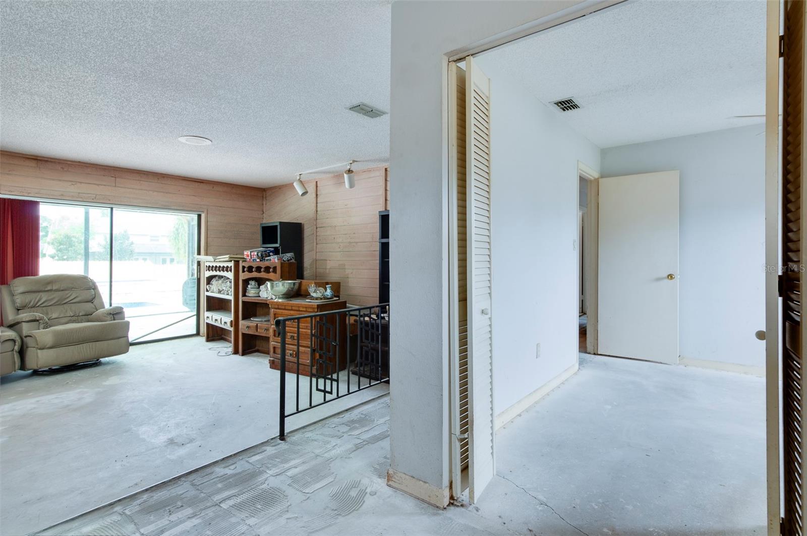 TB8424988 Property Photo