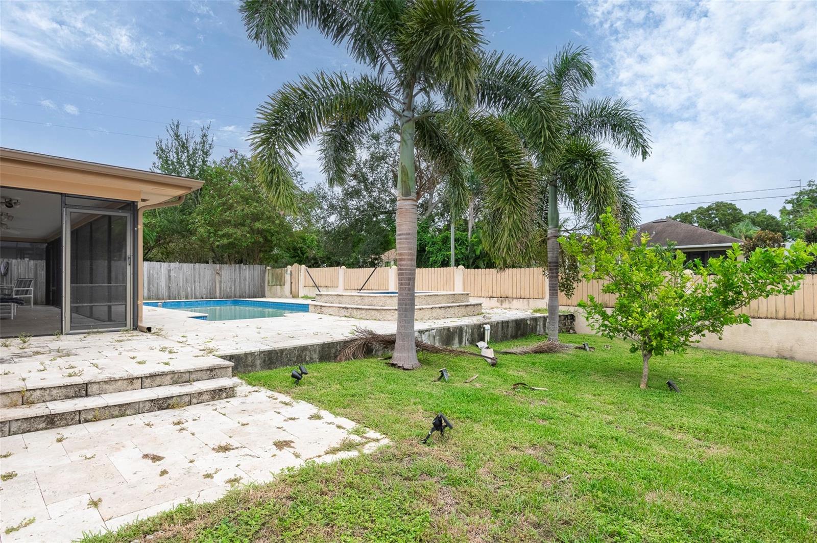 TB8424988 Property Photo