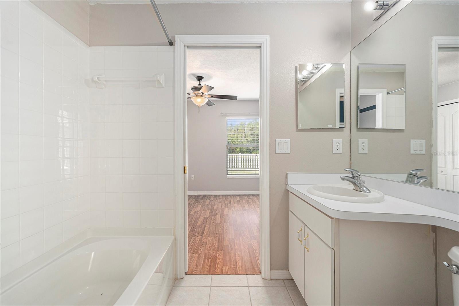 31050 CHATTERLY DR, WESLEY CHAPEL, FL, 33543