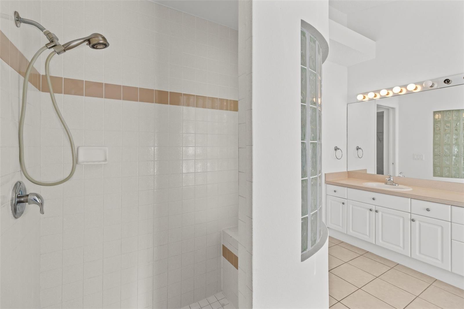 426 VILLAGE DR, TARPON SPRINGS, FL, 34689