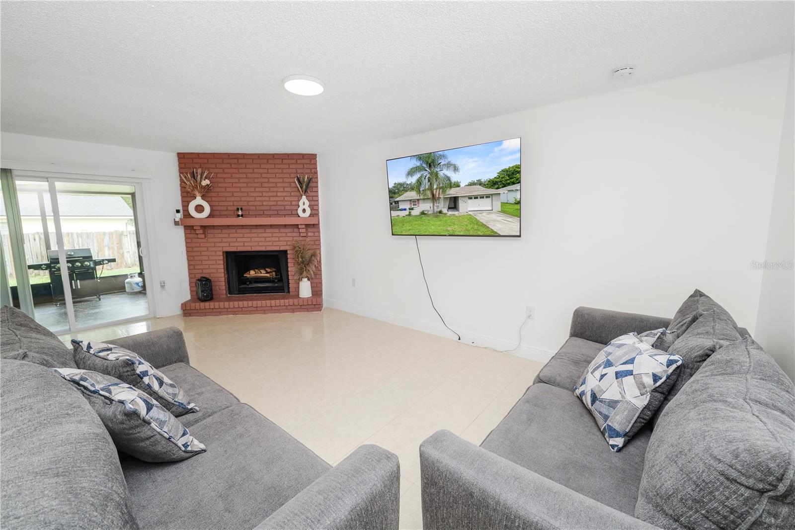 2008 N CRYSTAL LAKE DR, LAKELAND, FL, 33801