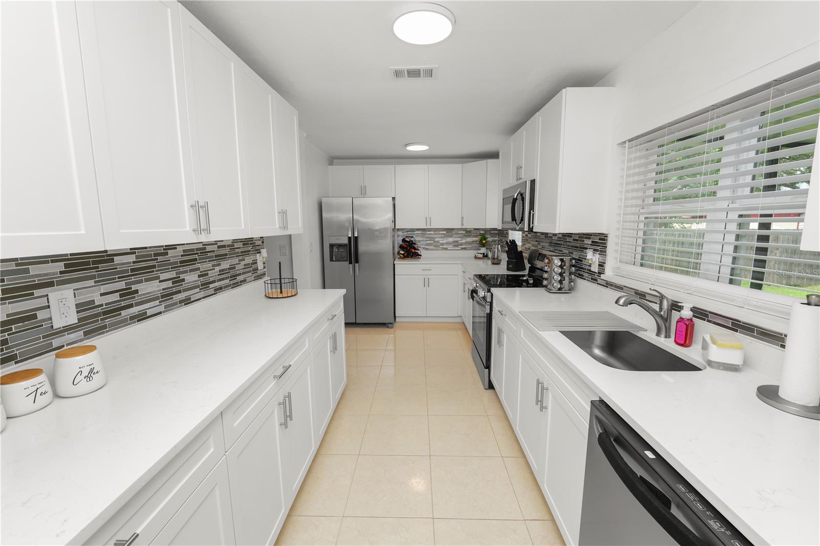 2008 N CRYSTAL LAKE DR, LAKELAND, FL, 33801