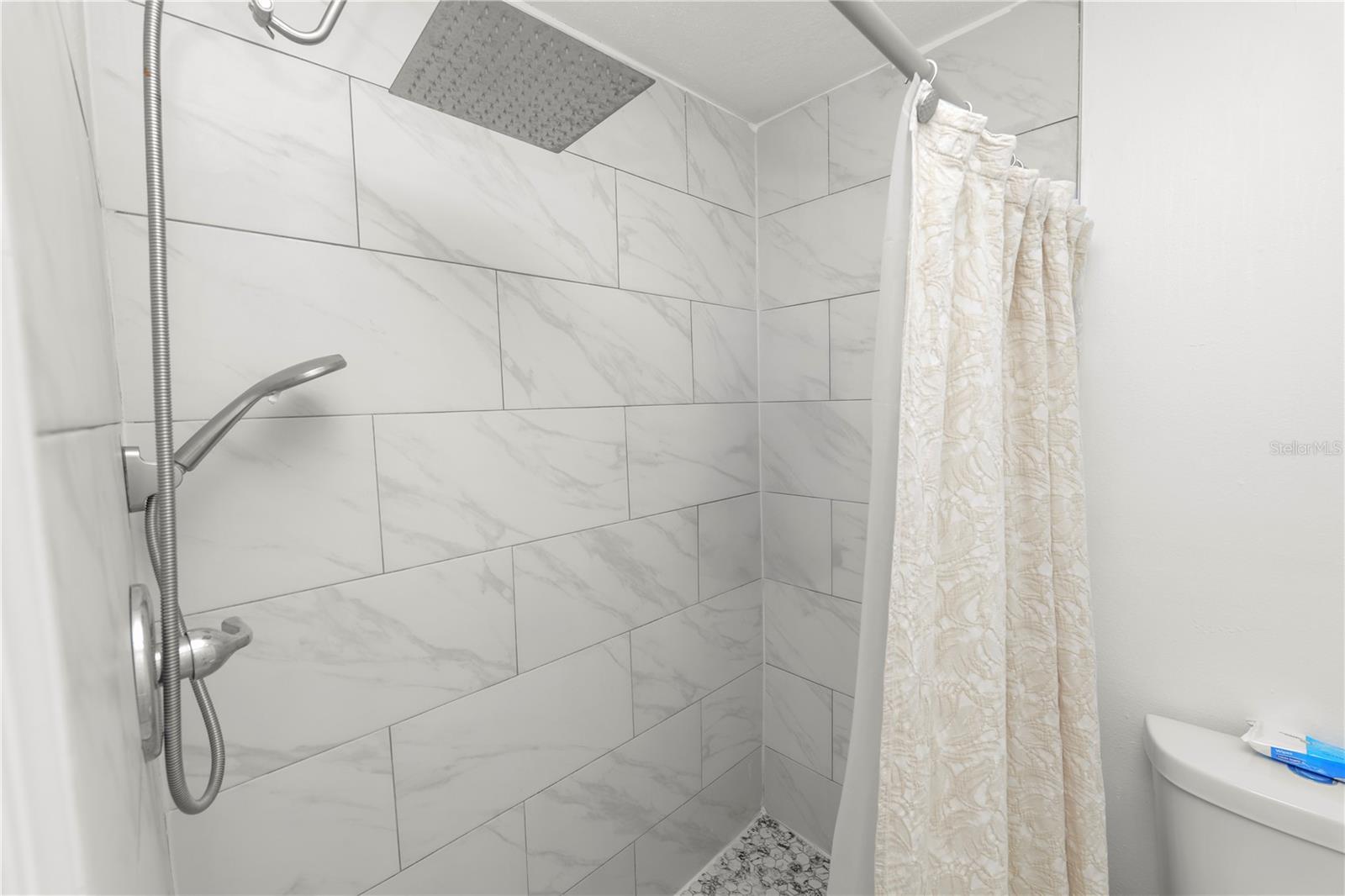 2008 N CRYSTAL LAKE DR, LAKELAND, FL, 33801