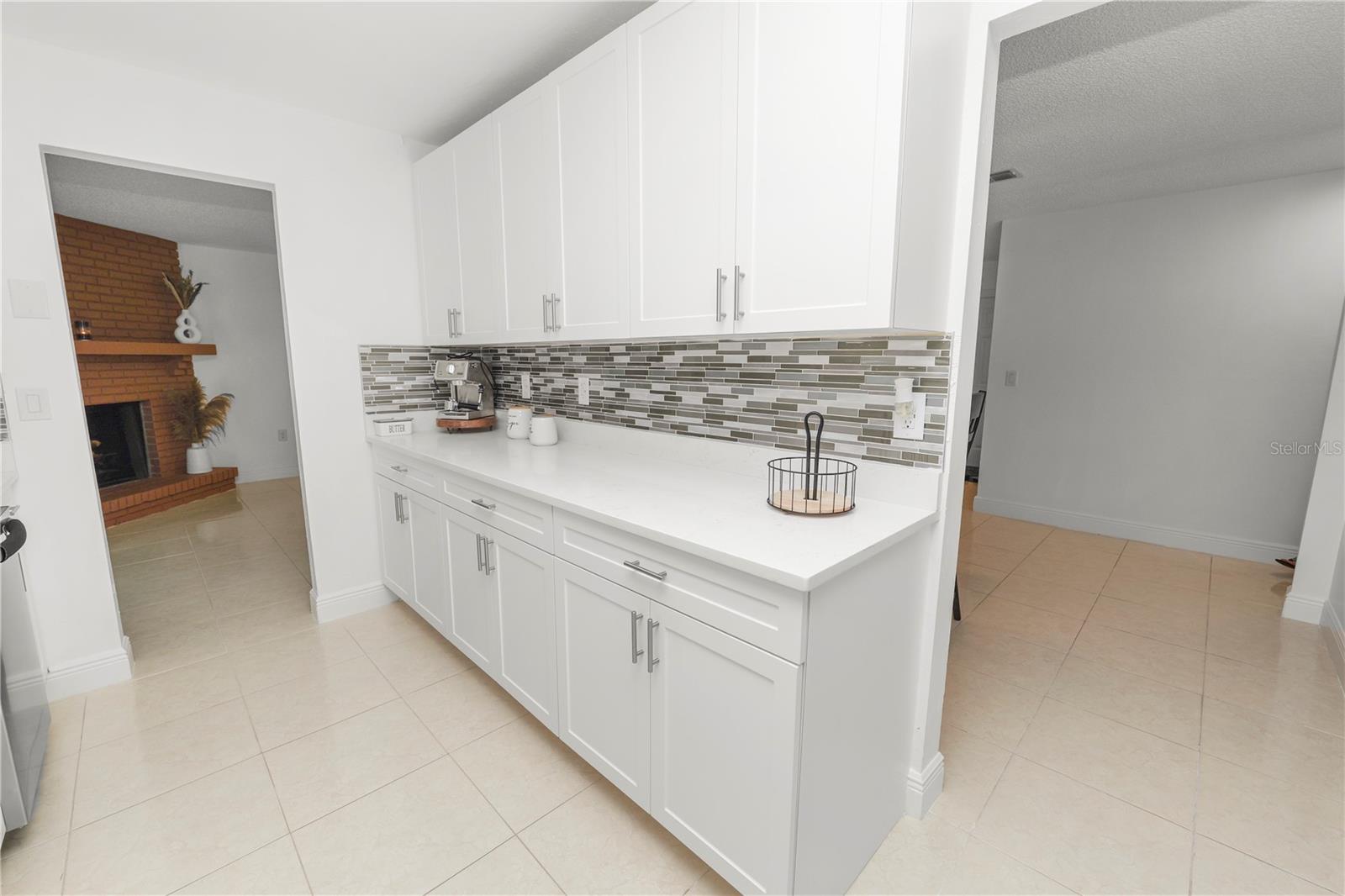 2008 N CRYSTAL LAKE DR, LAKELAND, FL, 33801