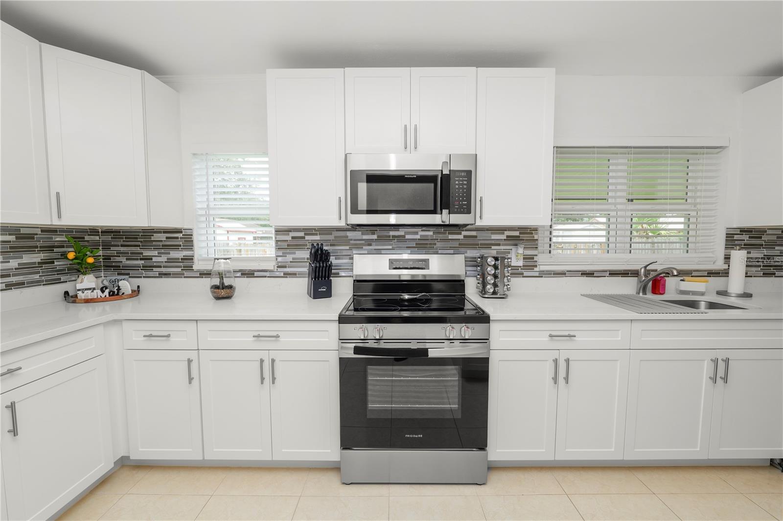 2008 N CRYSTAL LAKE DR, LAKELAND, FL, 33801