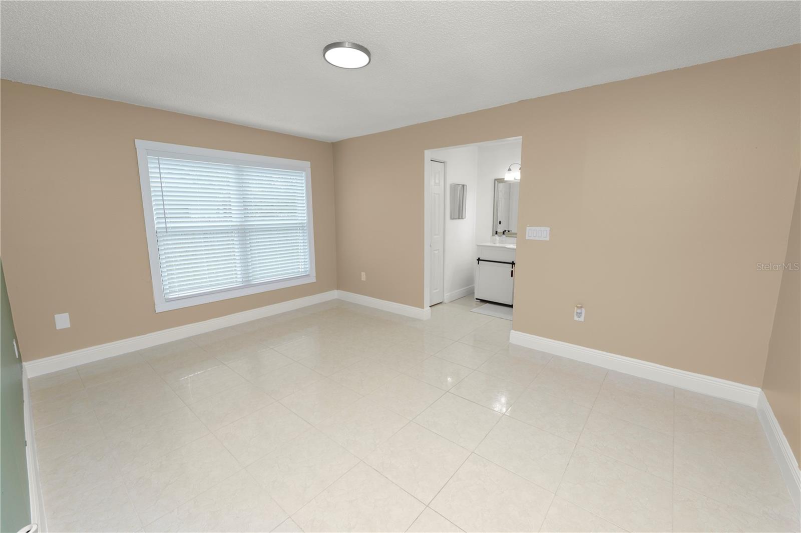 2008 N CRYSTAL LAKE DR, LAKELAND, FL, 33801