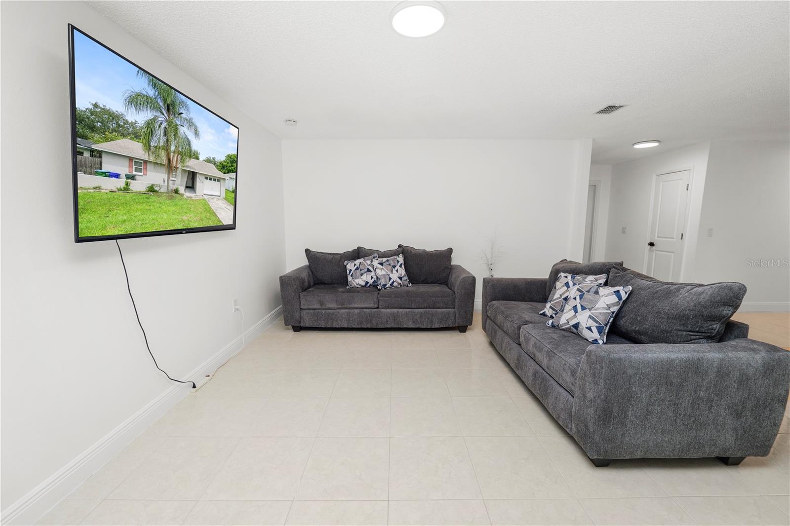 2008 N CRYSTAL LAKE DR, LAKELAND, FL, 33801