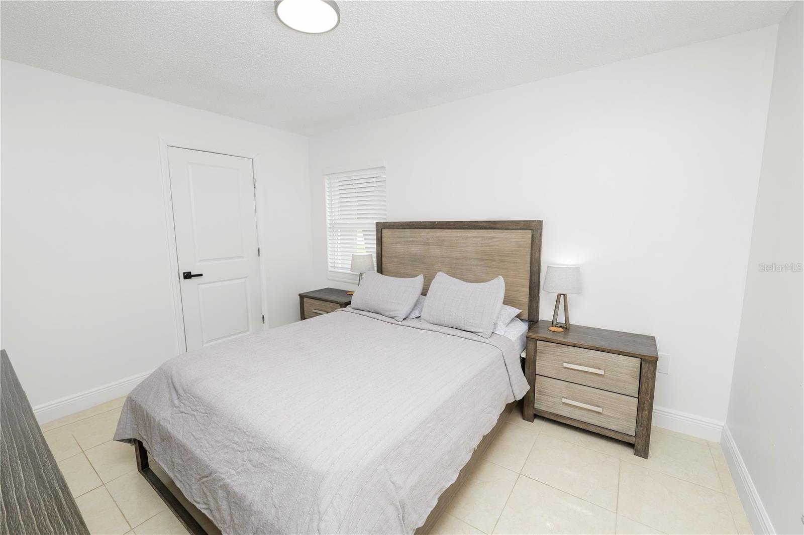 2008 N CRYSTAL LAKE DR, LAKELAND, FL, 33801